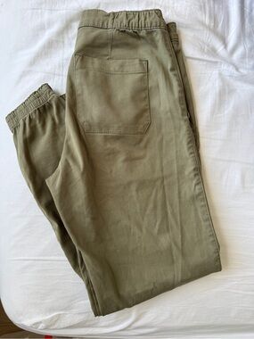 Women’s Duer Joggers in Olive Green